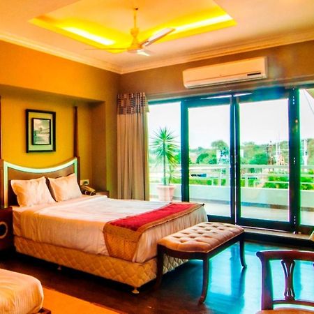 Jalsa Resort Indore Exterior photo