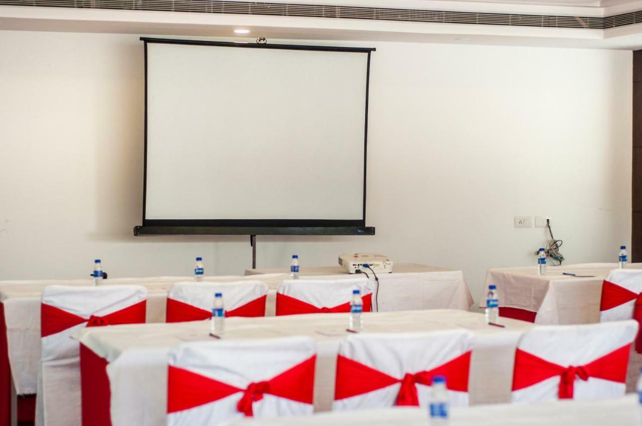 Jalsa Resort Indore Exterior photo