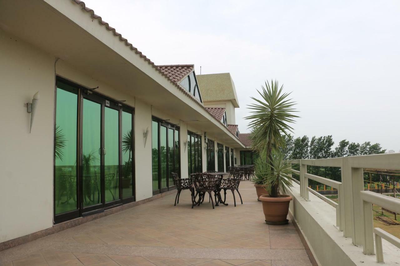 Jalsa Resort Indore Exterior photo