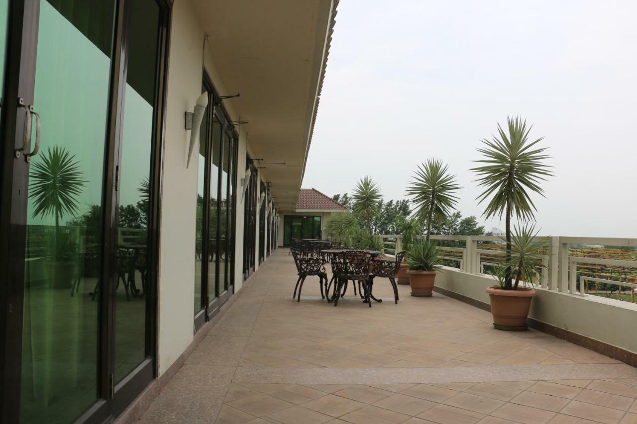 Jalsa Resort Indore Exterior photo