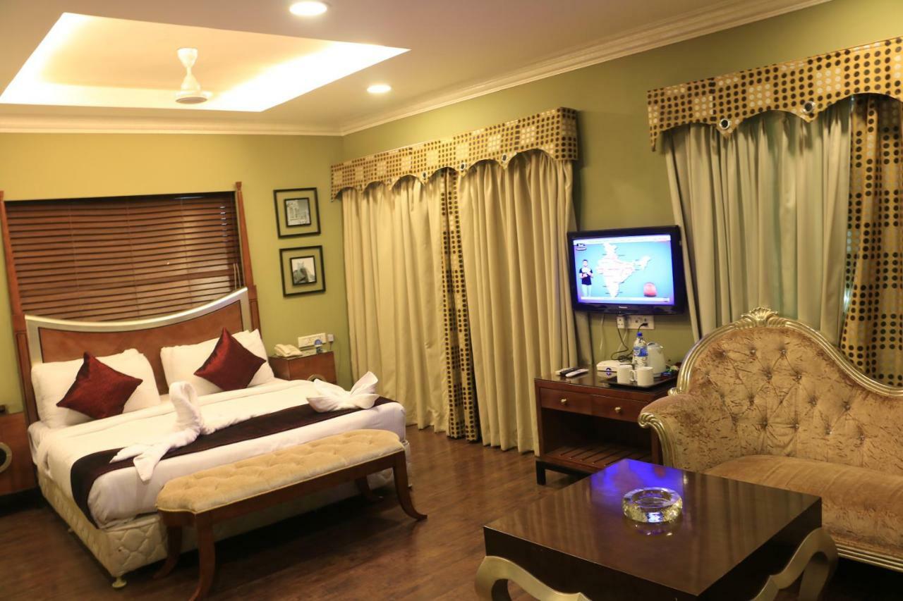 Jalsa Resort Indore Exterior photo