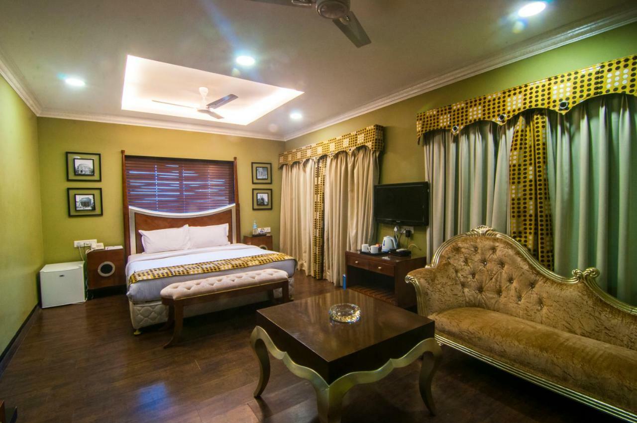Jalsa Resort Indore Exterior photo