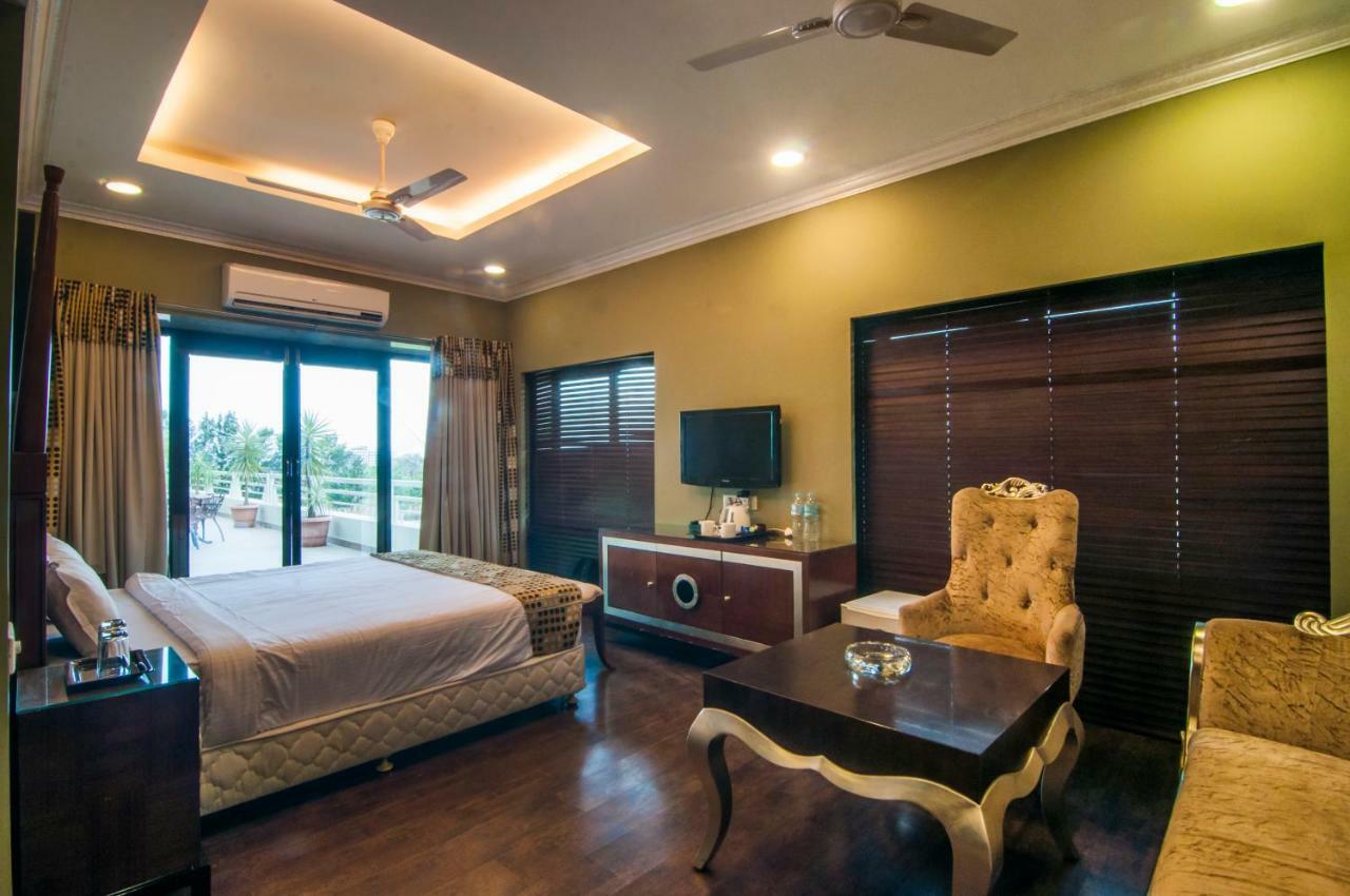 Jalsa Resort Indore Exterior photo