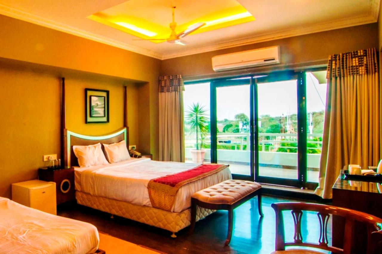 Jalsa Resort Indore Exterior photo