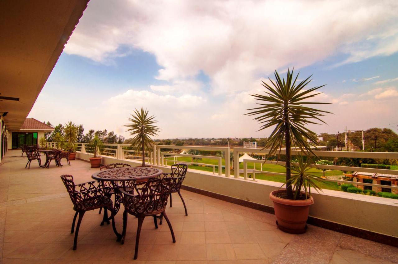 Jalsa Resort Indore Exterior photo