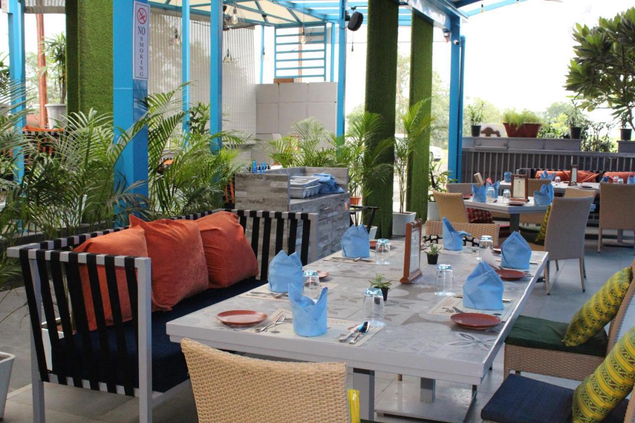 Jalsa Resort Indore Exterior photo